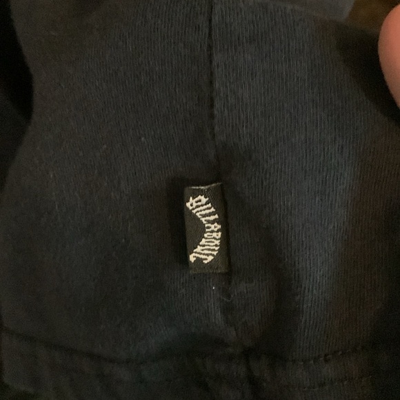 A XXL black BILLABONG T-shirt. 100% cotton. Great for young teens. - Picture 6 of 6
